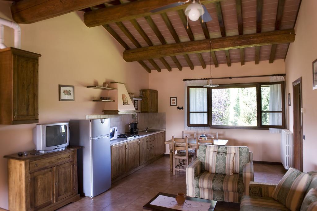 Poggio Ugo Villa Bucine Room photo
